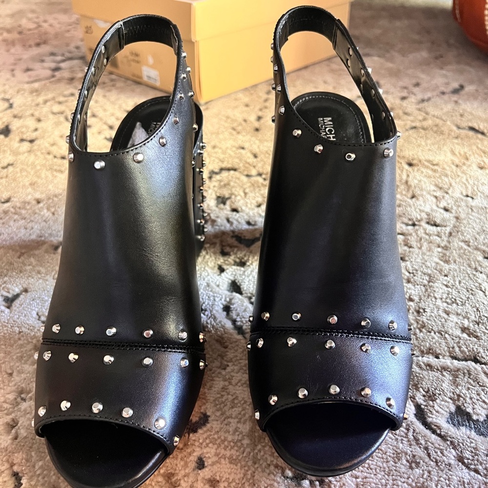Michael Kors Astor Open Toe Leather Heels with Studs Size 9.5